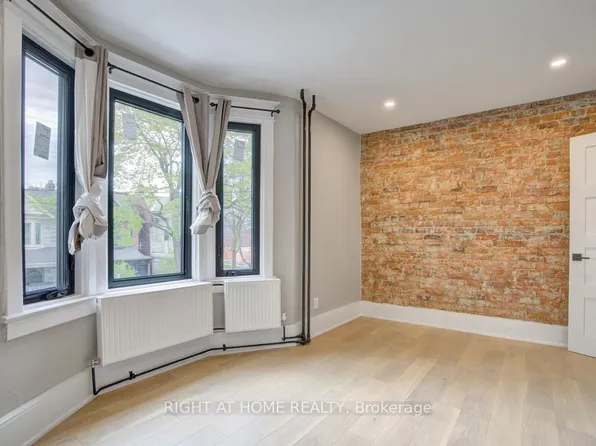 362 Margueretta St #2, Toronto, ON M6H 3S5