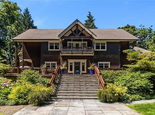 9255 NE Fort St, Bainbridge Island, WA 98110