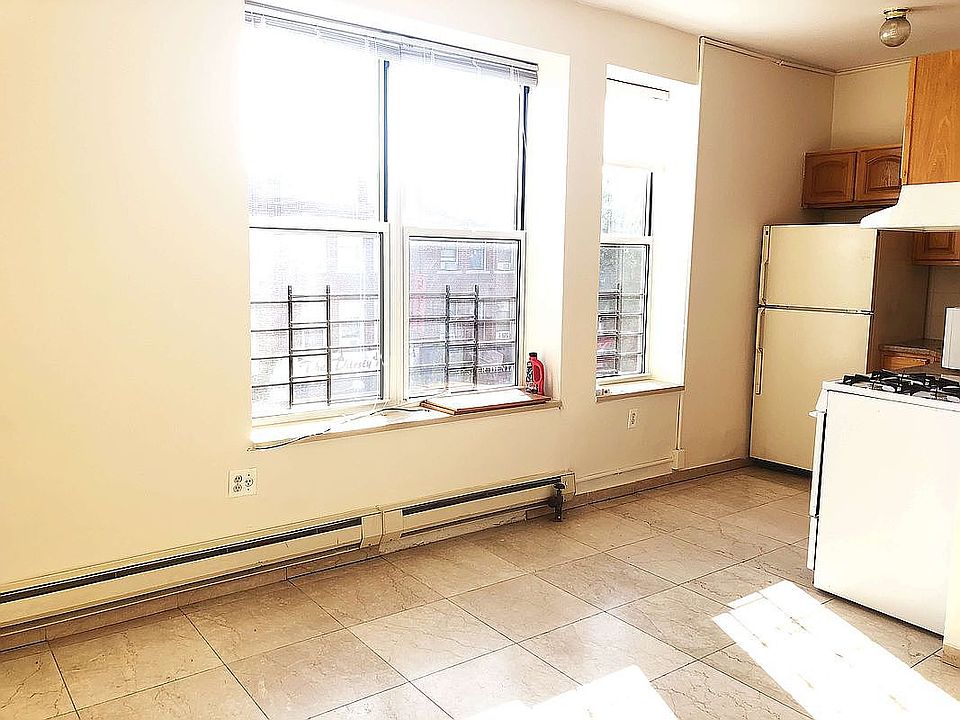 1st image of 35-13 Ditmars Blvd #3