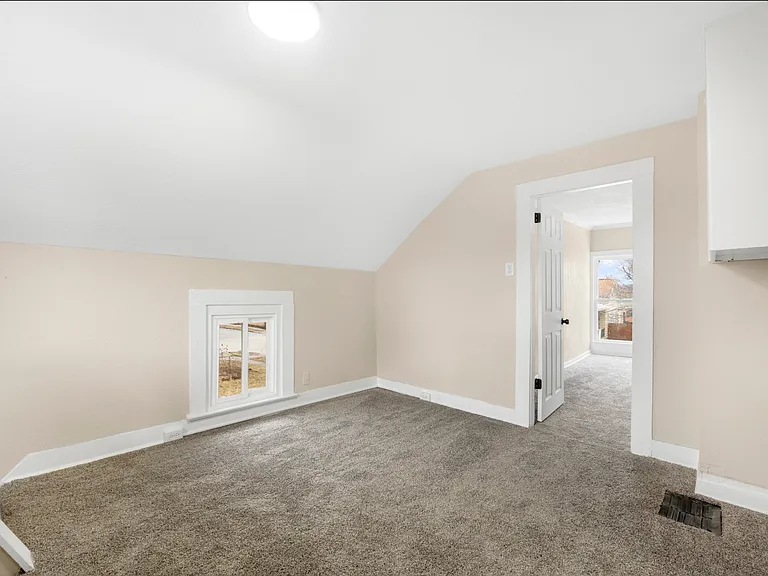 607 Kinsmoor Ave — Photo 10