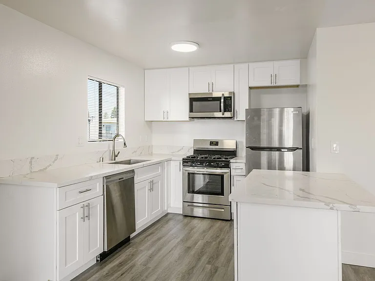 5533 Barton Ave — Photo 28