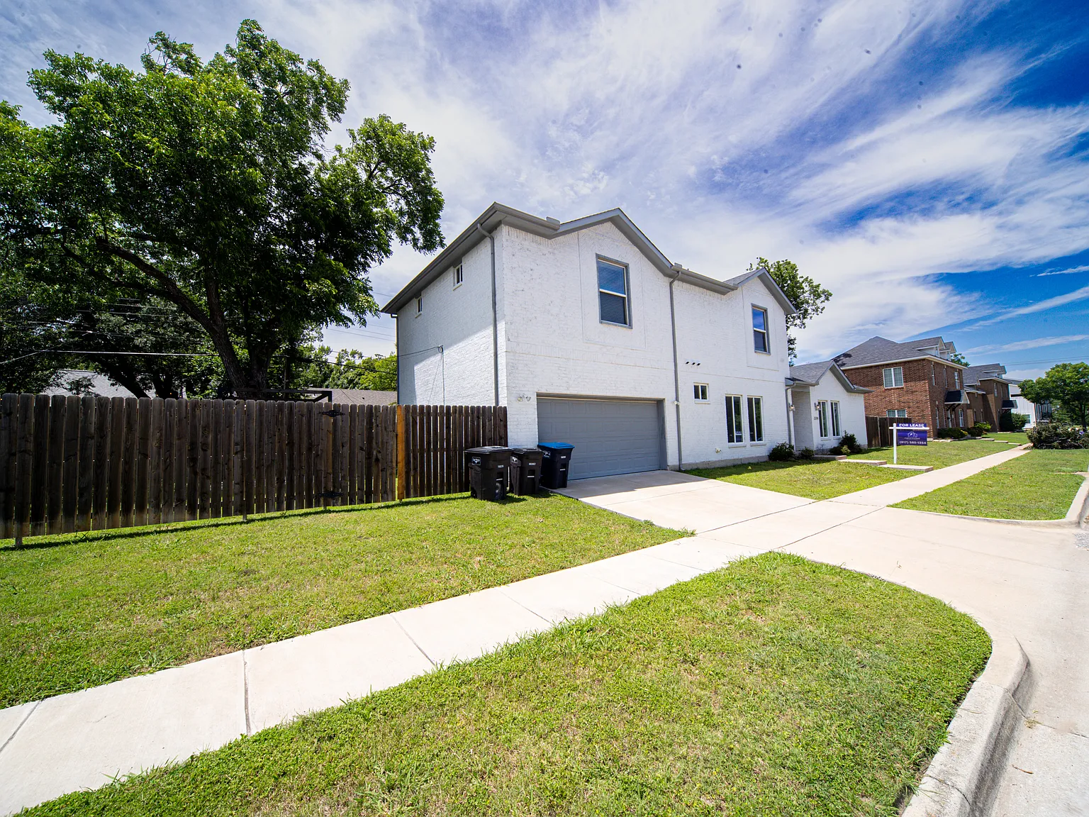 5 bed, 4.5 bath, 2535 sqft, $8,000 — Photo 2