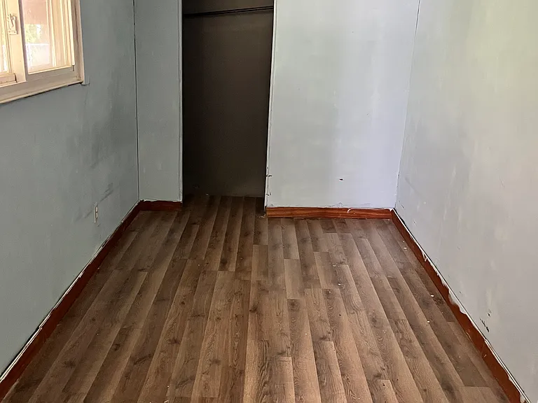 1015 W Elm St — Photo 12