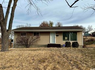 78 Meadowlark Ln, Springfield, IL 62702