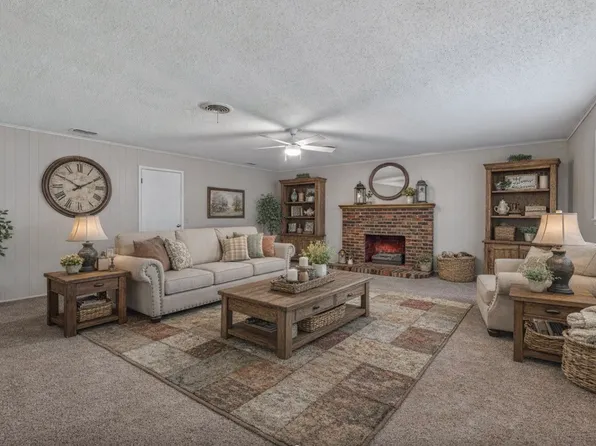 1201 N Holland St, De Leon, TX 76444