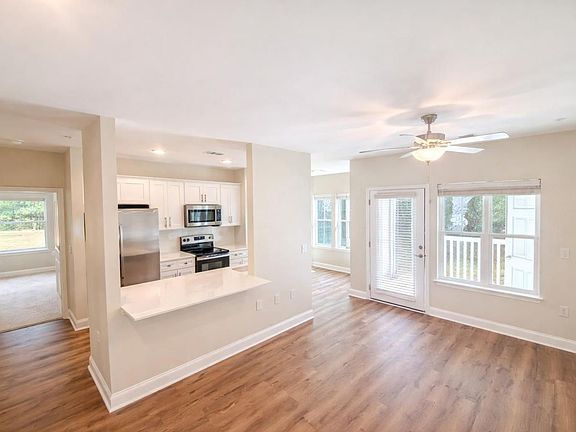 2nd image of 300 Lennox Dr #3D