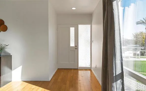 1231 E Maryland Ave #B — Photo 5