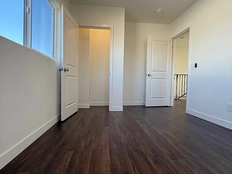 3935 1/2 Arlington Ave #3935-1/2 — Photo 16