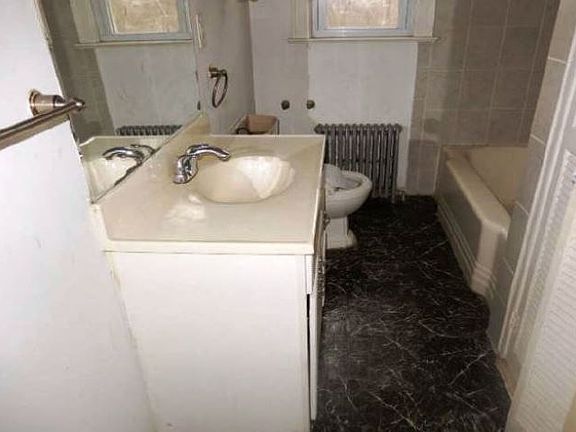 3rd image of 89 Strawberry Hill Ave