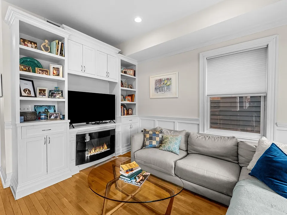 16 Emerson St #1