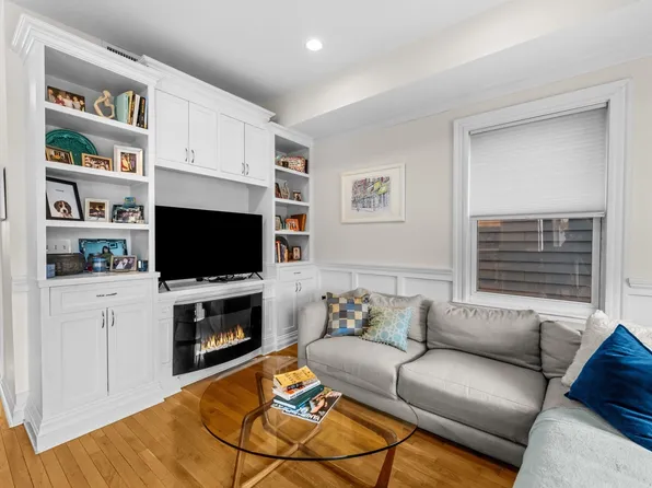 16 Emerson St #1, South Boston, MA 02127