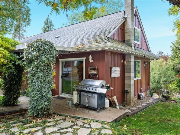 1711 Pleasant Valley Rd, Merlin, OR 97532
