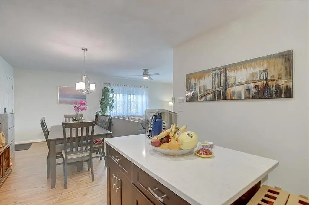 2 bed, 1.0 bath, 850 sqft, $2,095 — Photo 3