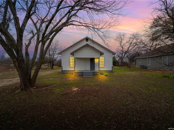 602 NW 1st St, Hubbard, TX 76648