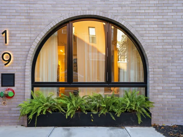 19 North Henry Street image 35 of 37