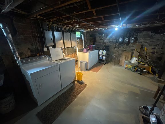 5th image of 20 Burnham St #C