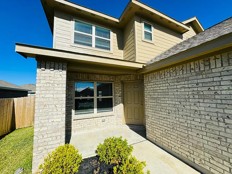 275 Bennett Loop — Photo 2