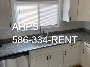 411 W Maxlow Ave, Hazel Park, MI