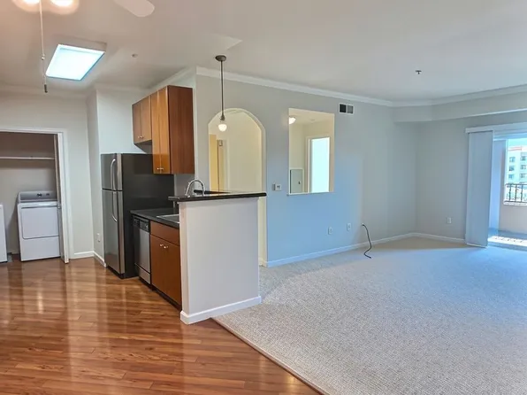 801 S Winchester Blvd APT 3404, San Jose, CA 95128