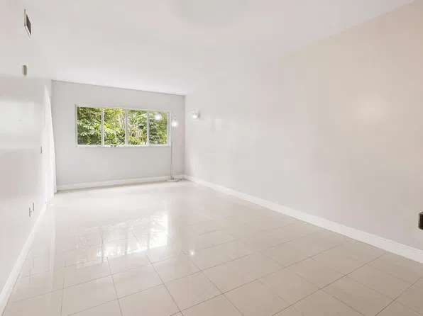 652 NE 63rd St APT 205, Miami, FL 33138