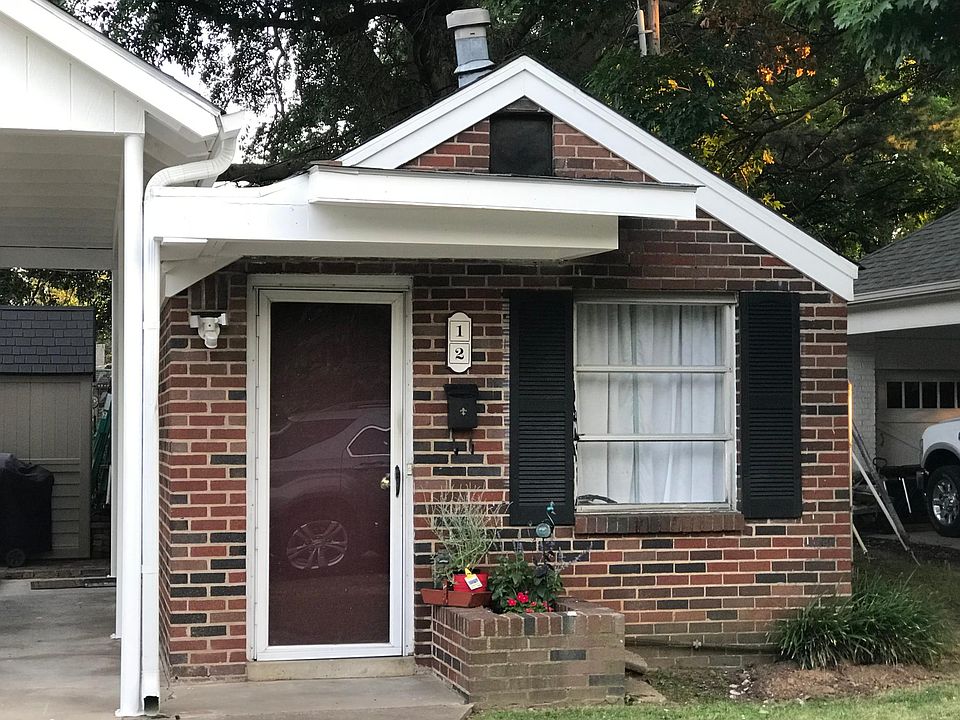 Front entry (Private)