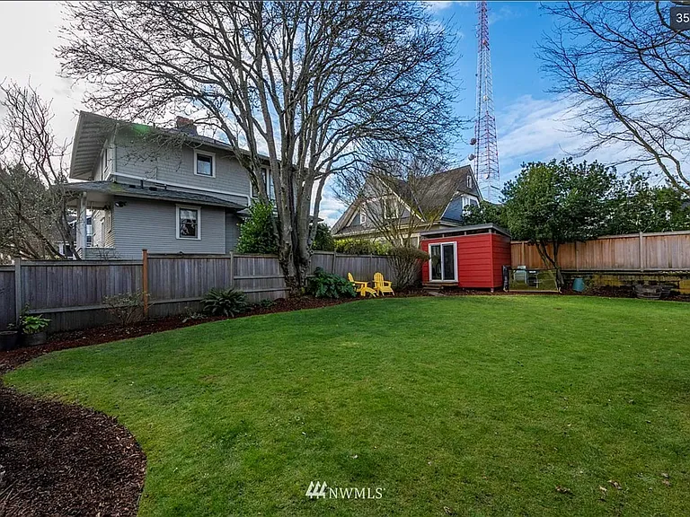 1609 Warren Ave N — Photo 8