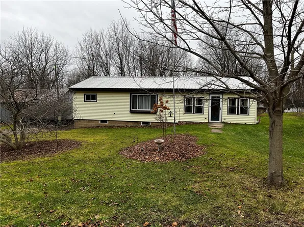 14443 Meade St, Sterling, NY 13156