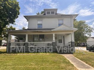 216 Polk Ave, Charleston, IL 61920