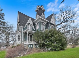 112 S Charleton St, Willow Springs, IL 60480