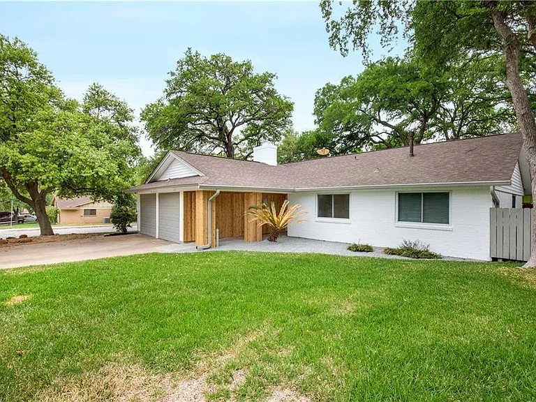 2508 Aldford Dr — Photo 1