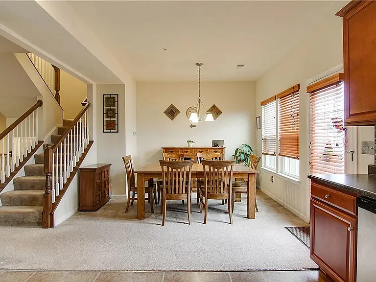 506 Broadmore Ln — Photo 5