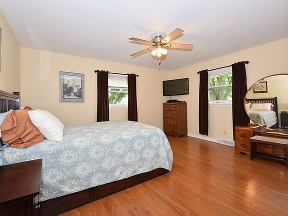 4th image of 4451 S Taylor Ave