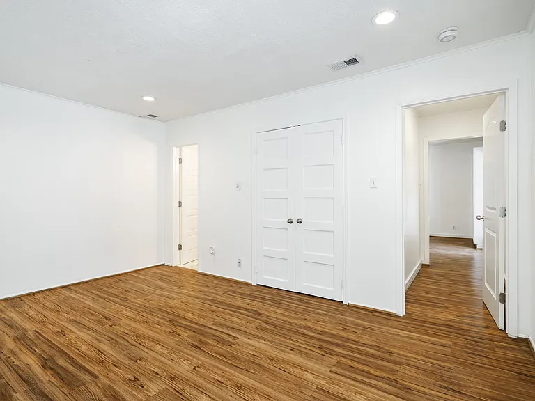 3135 Hedgerow Dr — Photo 15