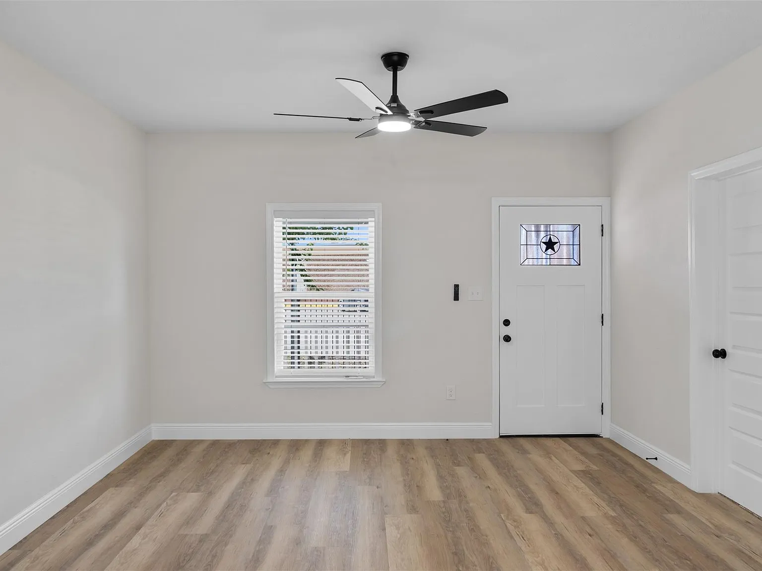 2 bed, 1.0 bath, 802 sqft, $1,450 — Photo 4