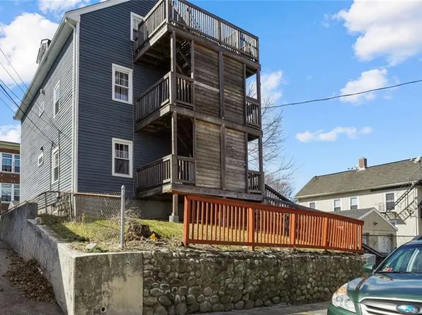 112 4th Ave, Woonsocket, RI 02895
