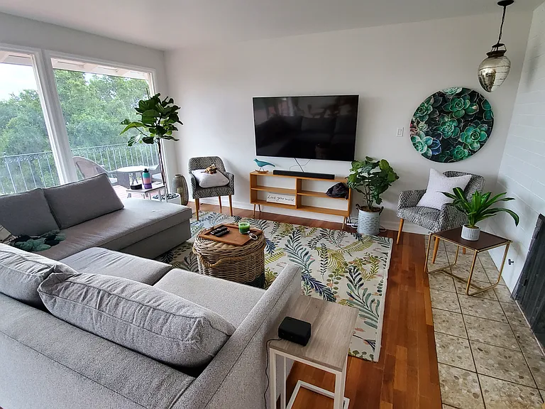 Darnell Dr — Photo 5
