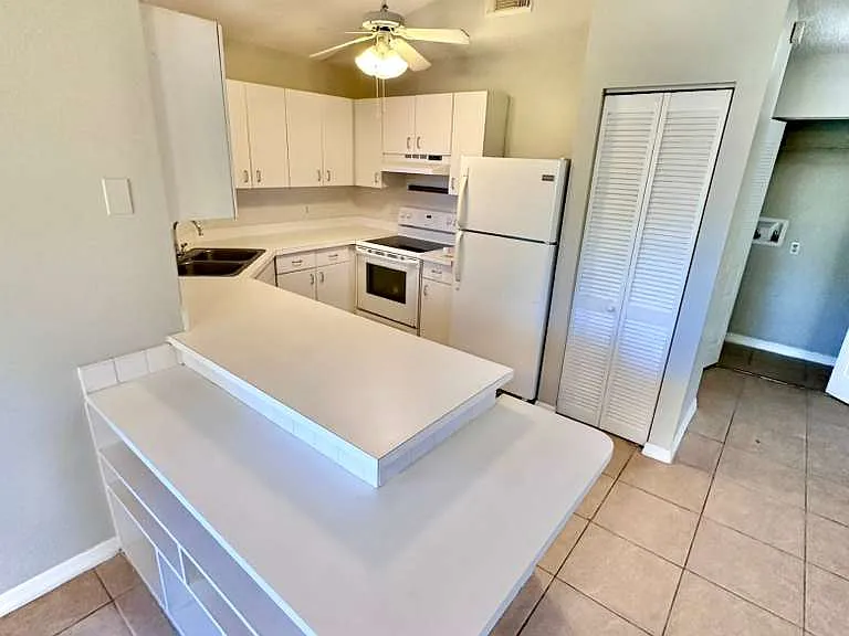 2835 Stoneway Ln #D — Photo 12