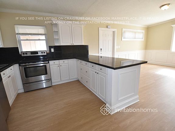 5th image of 3317 SW 15th Ct