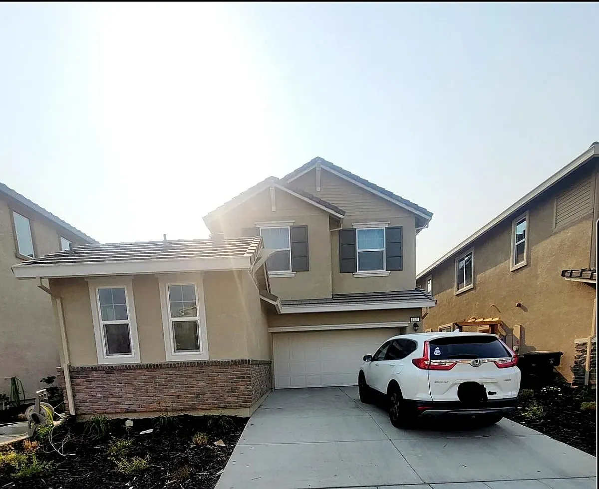 1 bed, 300 sqft, $1,100 — Photo 2