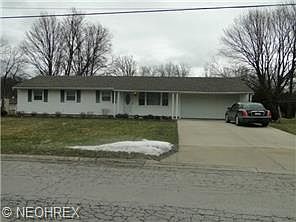 1st image of 42908 Woodhill Dr