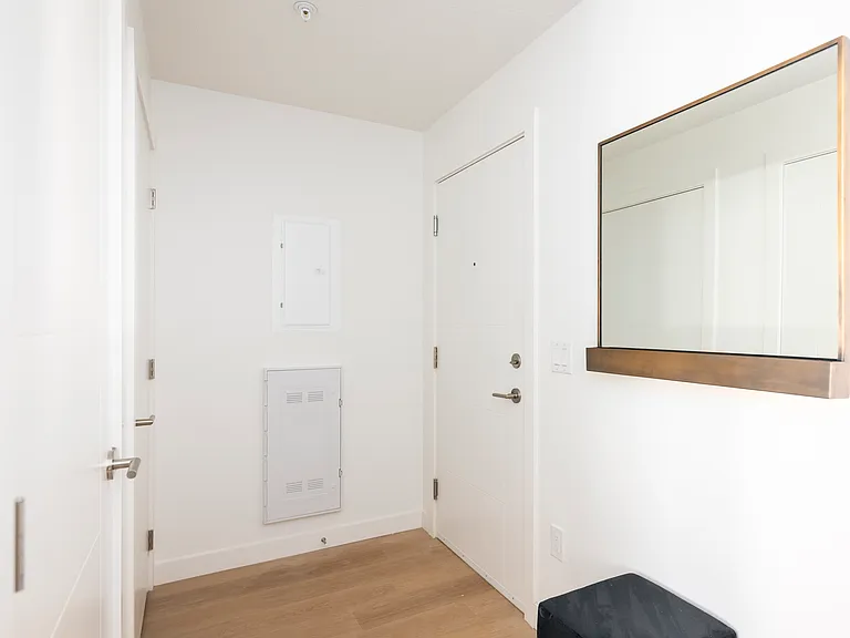110 Lucas Cres NW — Photo 14