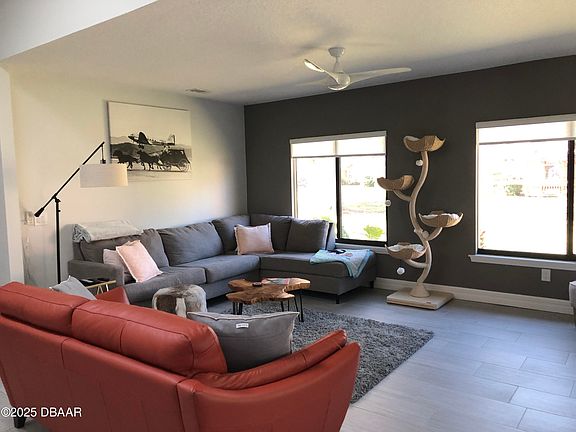 2nd image of 2000 Teakwood Ln