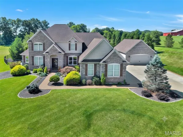 11090 Stonebridge Ln, Wentzville, MO 63385