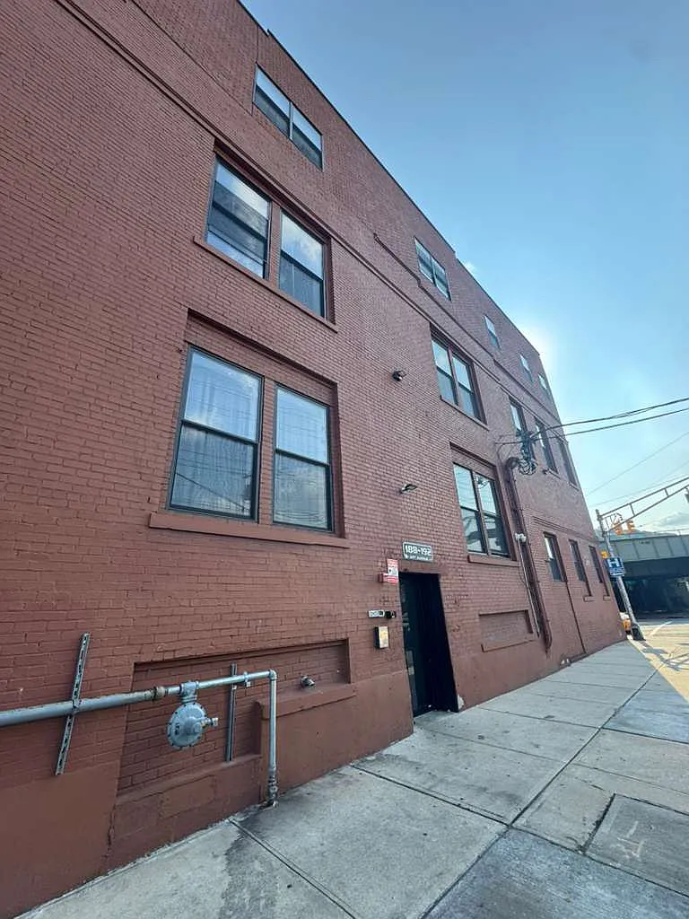 1 bed, $1,718 — Photo 1