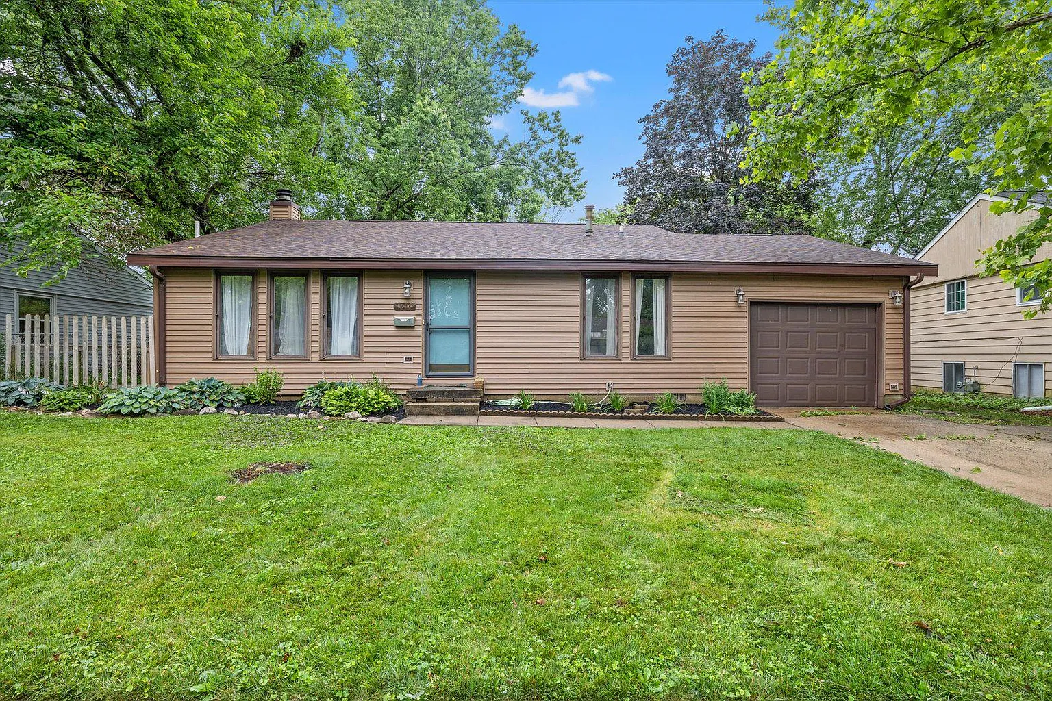1516 S Curtiss Dr photo 1