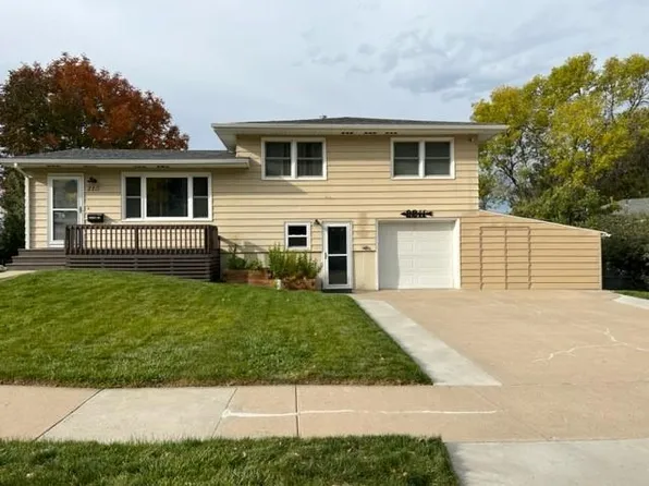 2211 Arrow St, Rapid City, SD 57702