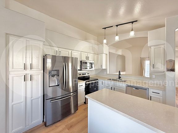 5th image of 1914 E Palomino Dr
