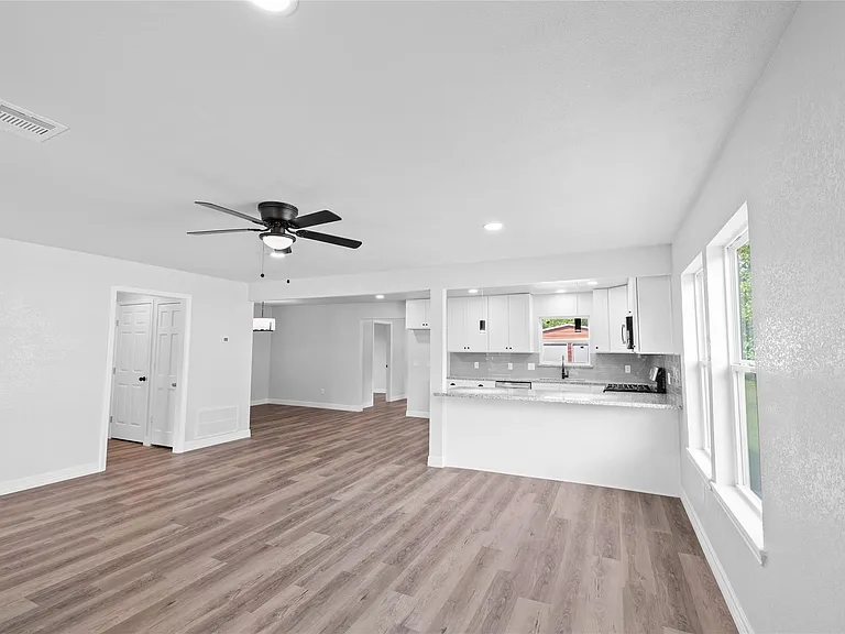 524 Dunnam Ave — Photo 21
