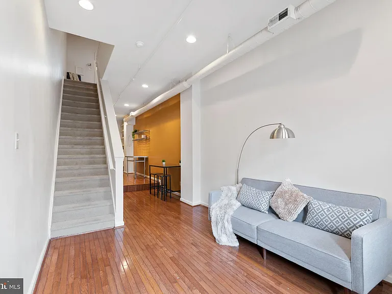 104 N 2nd St #200 — Photo 10
