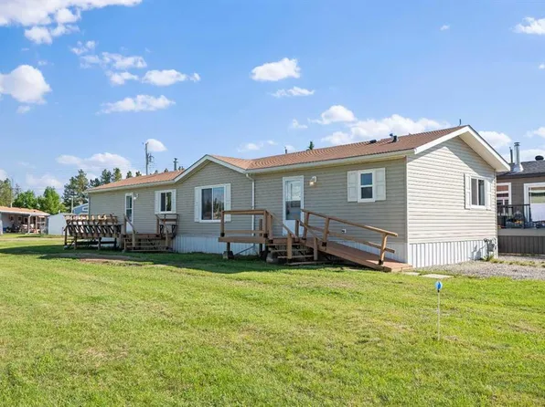 8 NE Trochu Ave, Trochu, AB T0M 2C0